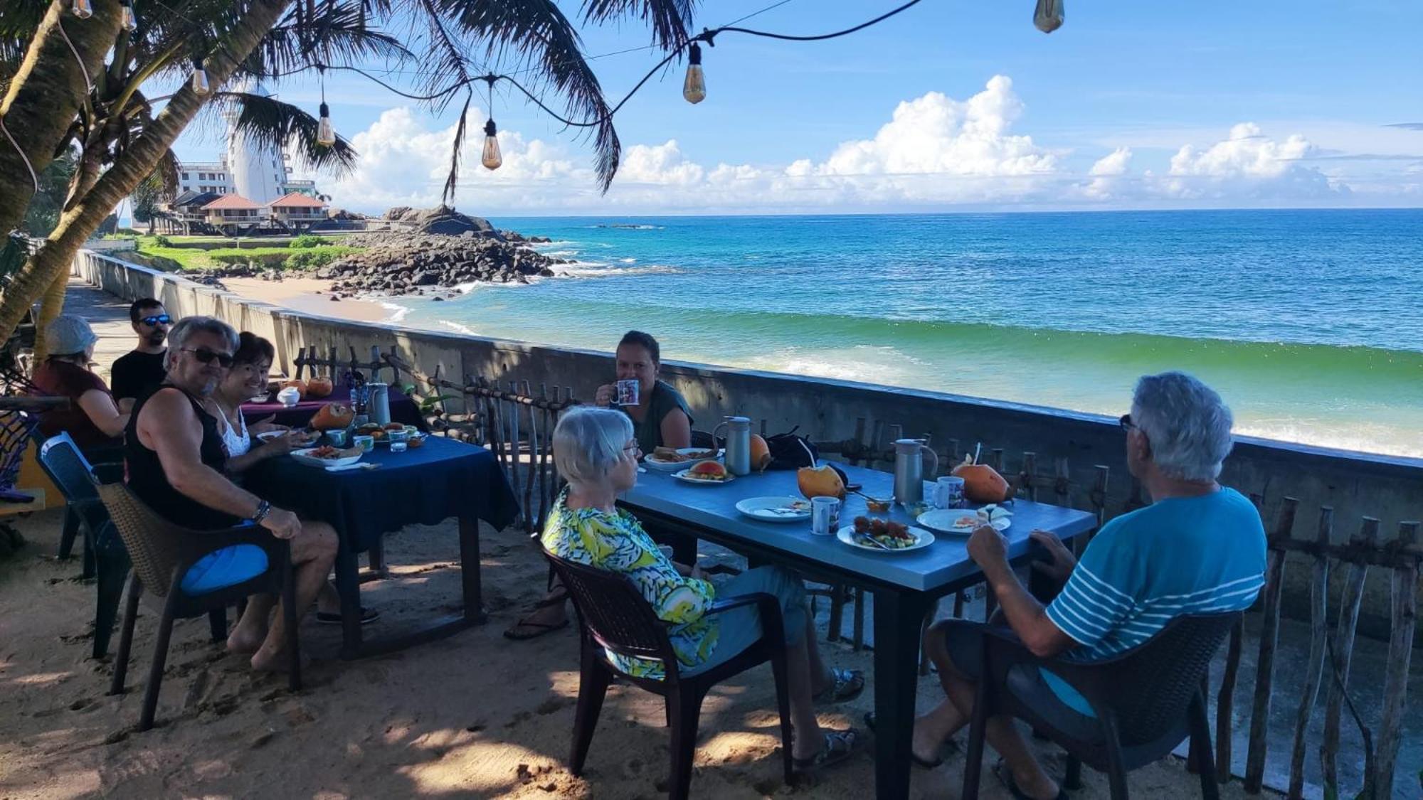 Blue Maalu Resort アンバランゴダ エクステリア 写真